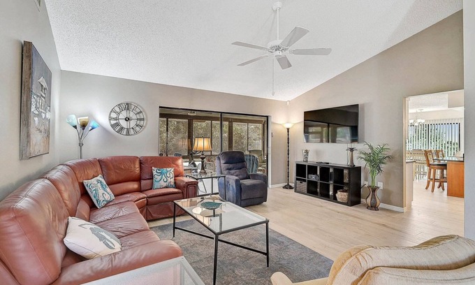Whitfield Casa | Driftwood Dream- your perfect getaway!