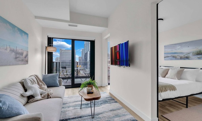 Eau Claire Apartamento | Driftwood Heights DT | Gym | City Views