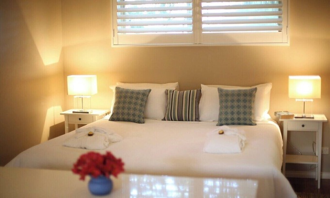 Cowes Cabaña | Driftwood - Spa Cottage for Two