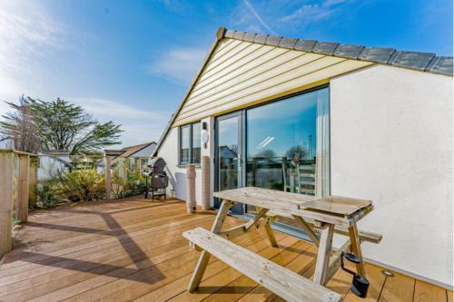 Woolacombe Villa | Driftwood Villa 3 at Golden Coast Leisure Park 9