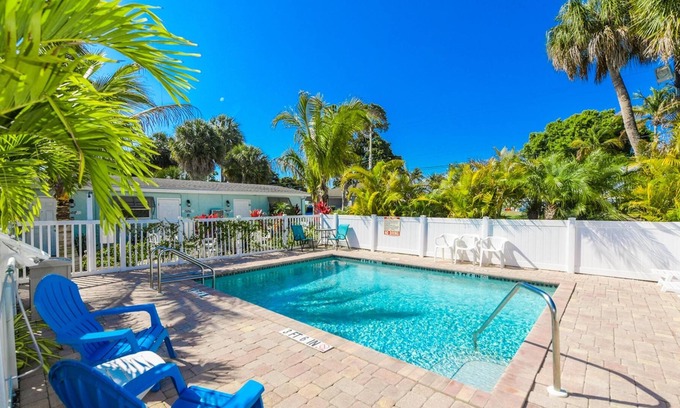 Holmes Beach Casa | Driftwood Villas by AMI Locals