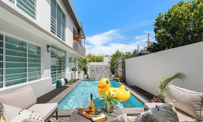 Santurce Apartamento | Driver, Chef, Maid, & Pool - VIP Service