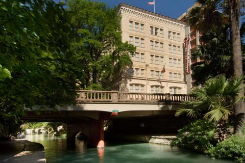 Downtown San Antonio Hotel | Drury Inn & Suites San Antonio Riverwalk