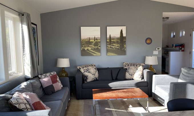 Healdsburg Casa | Vistas privadas con estilo y bañera de hidromasaje - en los viñedos de Lavender Hill