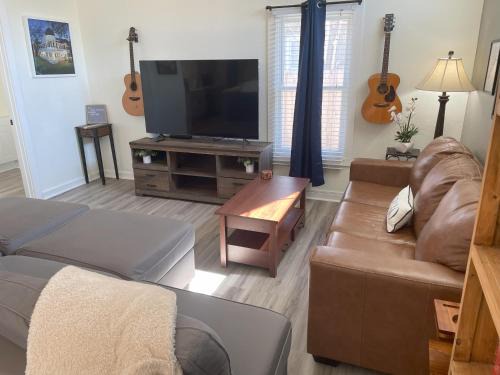 New Braunfels Casa | DT 323 Kessler Cottage
