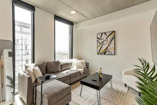 Rio Grande Apartamento | DT SLC Rooftop Pool Hot Tub King Bed Parking