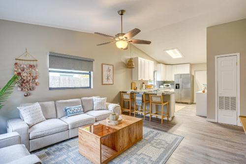 Palm Harbor Apartamento | Dtwn Palm Harbor Condo Walk to Water!
