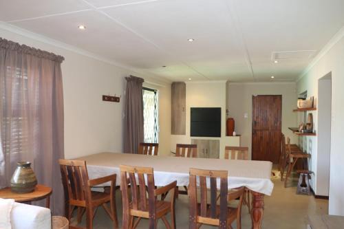 Springbok Apartamento | du Repos (Lovely & Relaxing 2-Bedroom Unit with Patio)
