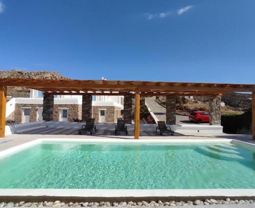 Plintri Apartamento | Dual Apts with Pool Ideal for 10 Guests in Mykonos