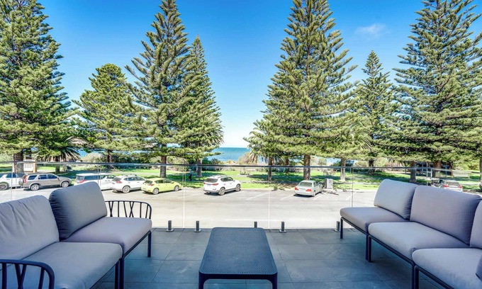 Victor Harbor Casa | Dual Family Entertainer 9 Esplanade Victor Harbor
