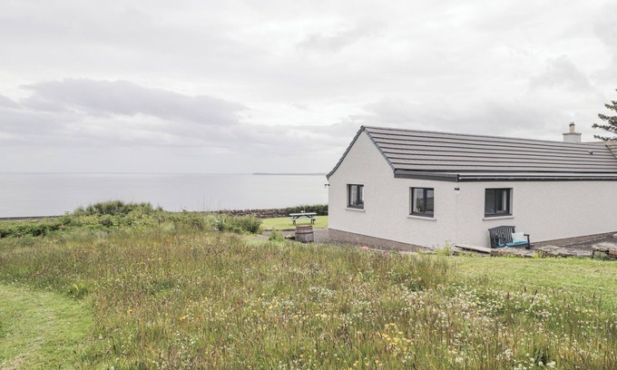 Auckengill Cabaña | DUART AT THE SEA, pet friendly, with a garden in John O Groats