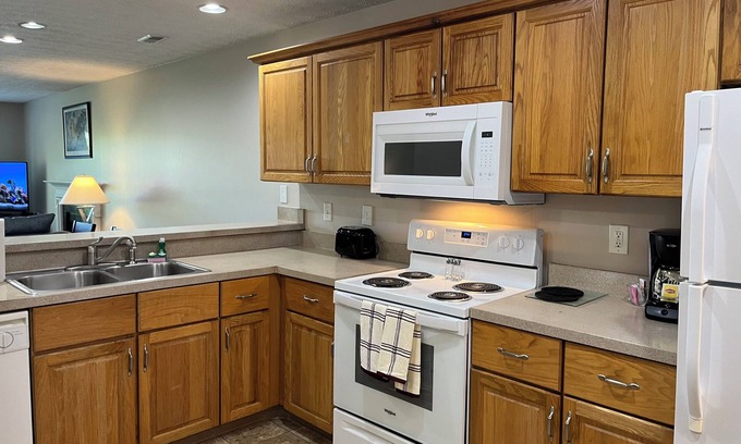 Dublin Apartamento | Dublin location! Lots of Space & Wooded too!