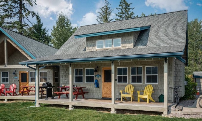 Dover Bay Casa | Duck N' Work - Lakefront Beach Bungalow
