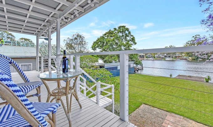 Dora Creek Casa | Ducky's Lodge - Beautiful spacious home on waterfront