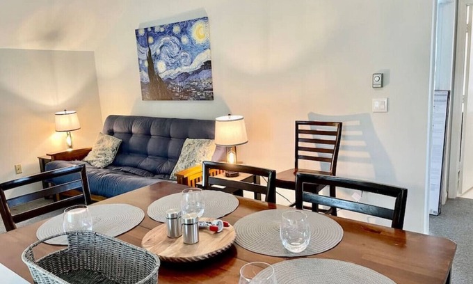 Lime Rock Apartamento | Dugway Hideaway Walking Distance to Lime Rock Park