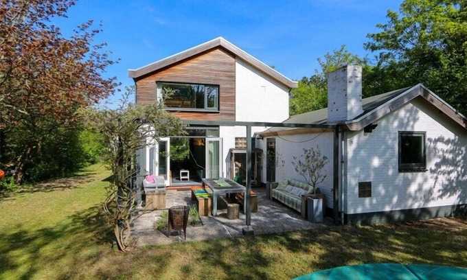 Nieuw-Haamstede Casa | Duindoornweg 7 holiday home with large garden on unique spot