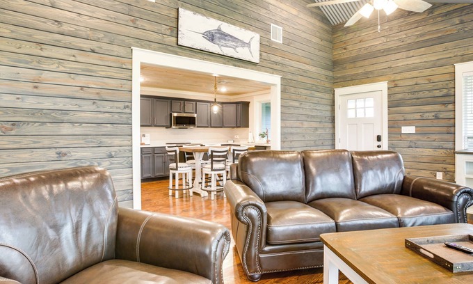 Theriot Casa | 'Dularge Copper Landing' - Steps to Falgout Marina