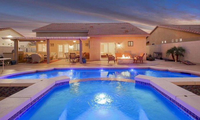 Coachella Casa | Dulce Vida: Pool, Spa, Table Games, Fire Pit, BBQ!