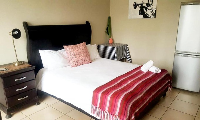 Greater Johannesburg Metropolitan Area Apartamento | Dumelang Executive Lodge- Cottages in Sandton