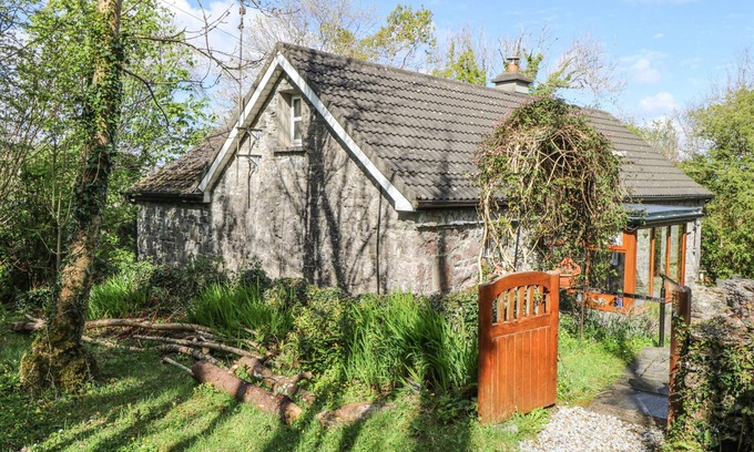 Oughterard Cabaña | DUN NA RON, family friendly in Oughterard, County Galway