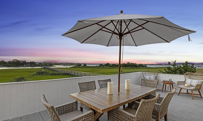Westhampton Beach Casa | Dune Rd Westhampton Beach Village Waterfront Walk to Town