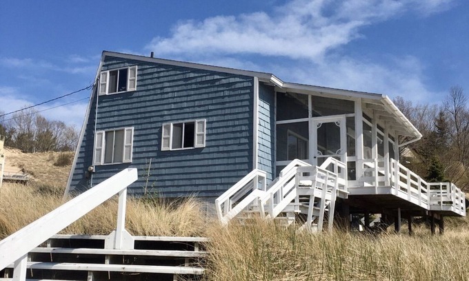 Shelby Cabaña | Dune Top Beach House with Views of Lake Michigan