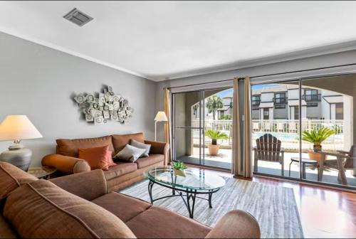 Fort Walton Beach Casa | Dune Villas 7A is a 1 bed and 1 bath unit located off beautiful 30A
