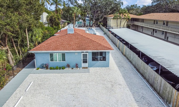 Dunedin Casa | Dunedin Bungalow on Pinellas Trail w/ Heated Pool