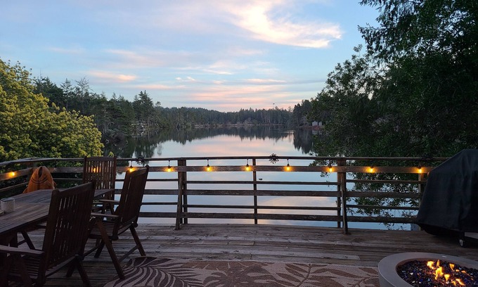 North Bend Casa | DUNEHAVEN AFRAME CABIN LAKEFRONT DUNE ACCESS RETREAT