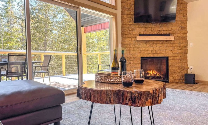 Sturgeon Bay Casa | Dunes, Cave Point, Clark Lake Dog & Kid Friendly