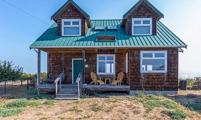 Sequim Casa | Dungeness Bay Beach House Tranquil Beach Getaway