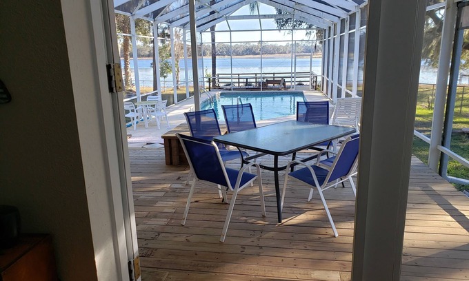 Dunnellon Casa | Dunnellon Pool House on Tiger Lake Near Rainbow River State Park & Tubing