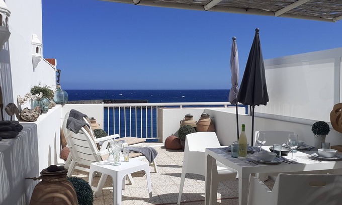 Puerto de Guimar Casa | Dúplex frente al mar. Terraza, Wiffi, Garaje