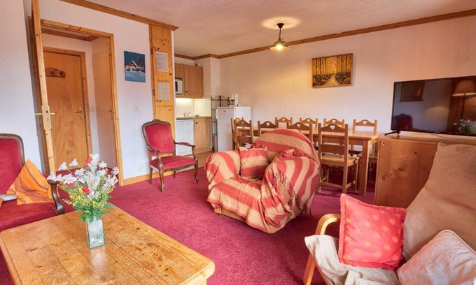 Notre-Dame-de-Bellecombe Apartamento | Duplex 4 chambres avec piscine et parking au centre du village - 10 pers - FR-1-505-122