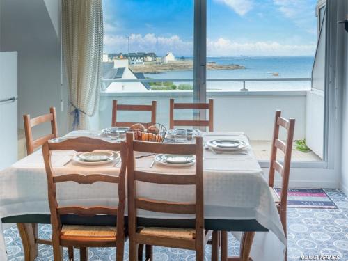 Kerroch Apartamento | Duplex 5 pièces avec balcon à 30m de la plage - 7 couchages, acceptant animaux, wifi et parking - FR-1-349-114
