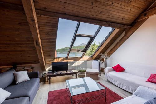 Duingt Apartamento | Duplex au Bord du Lac