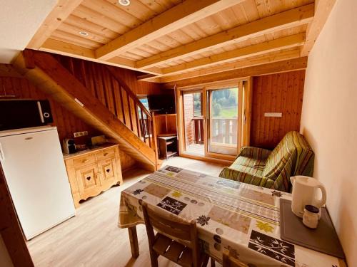 La Clusaz Apartamento | Duplex au cœur du village avec balcon et garage à La Clusaz, proche des pistes et commodités - FR-1-459-216