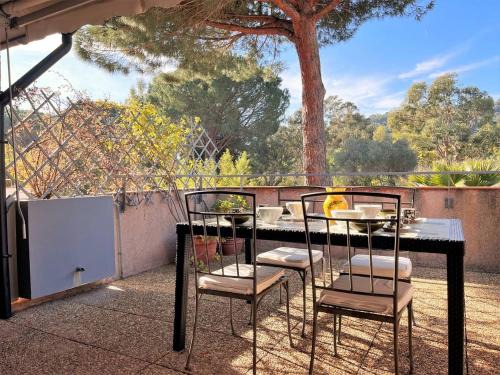 Cavaliere Apartamento | Duplex avec piscine, 3 pièces cabine, 6 couchages, terrasses et parking proche plage - Le Lavandou - FR-1-251-536