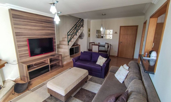 Vila Iara Apartamento | Duplex c lareira e conforto em Campos do Jordão/SP