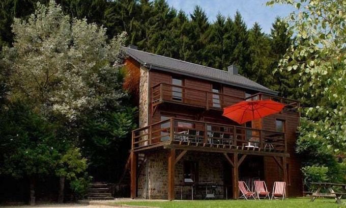 Marcouray Chalet De Esquí | Duplex Chalet in Rendeux Ardennes with Sauna and Terrace