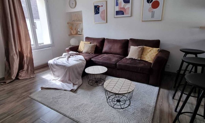 Neauphle-le-Chateau Apartamento | Duplex Cocooning Cœur de Ville + Parking