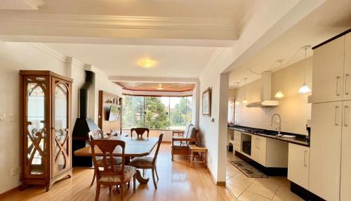 Bairro Lago Negro Apartamento | Duplex Familiar em Gramado. Perto de tudo!