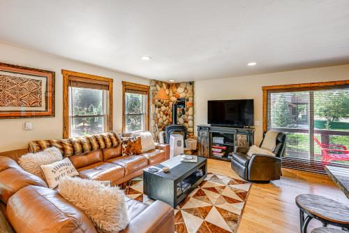 Steamboat Springs Casa | Duplex in Quiet Family Neighborhood 1 Mi to Skiing