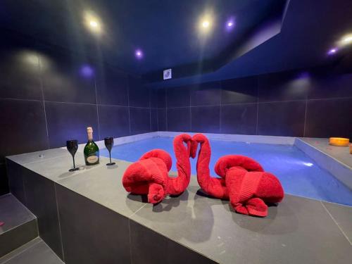 L'Escarene Apartamento | Duplex jacuzzi et table massage