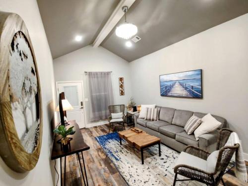 Mid America Casa | Duplex Lakeview A - 10 Minutes to Oaklawn Racing & Gaming