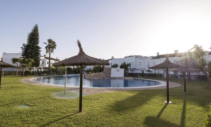 Los Gallos-Cerromolino Chalet De Esquí | Duplex Near the Beach