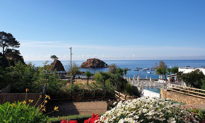 Tossa de Mar Condominio | DUPLEX EN 1ª LÍNEA MAR A PIE DE PLAYA