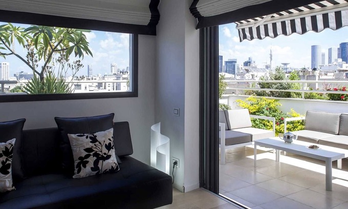 Tel Aviv City Center Apartamento | Duplex Penthouse by Rothschild Pkg TL54