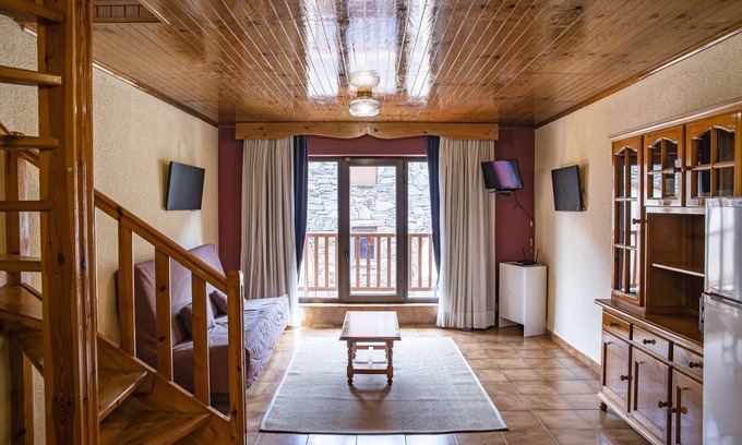 Soldeu Apartamento | Duplex rustique 2 chambres | Parking gratuit et terrasse |