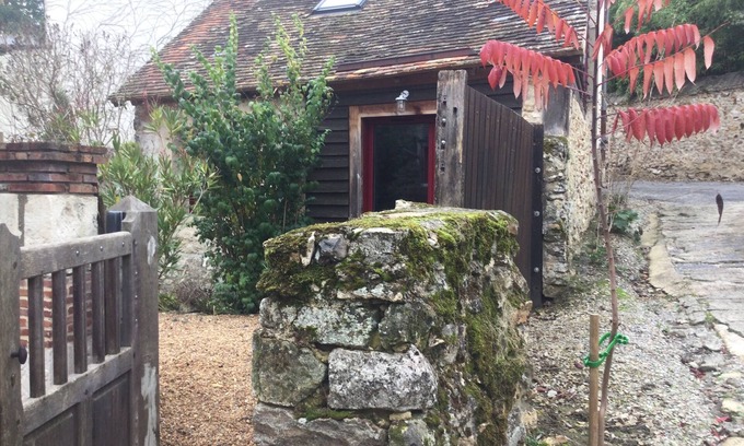 Nogent-le-Rotrou Apartamento | Duplex studio with small garden at the foot of the château